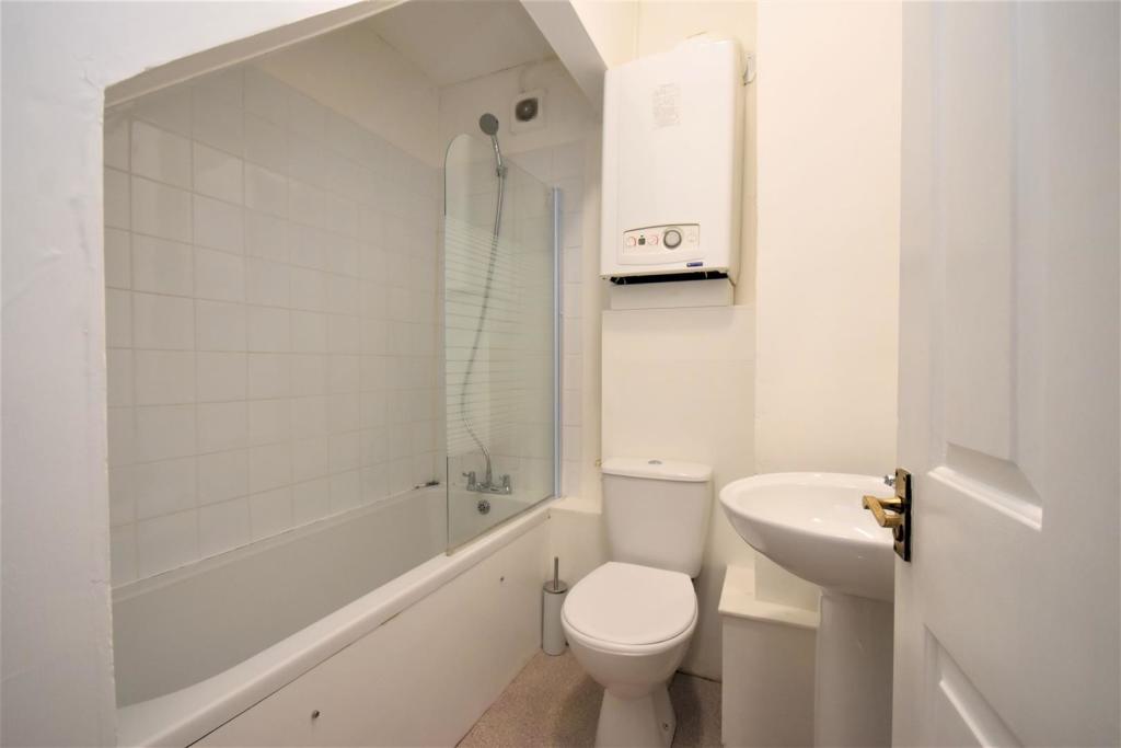 Shower Room.JPG