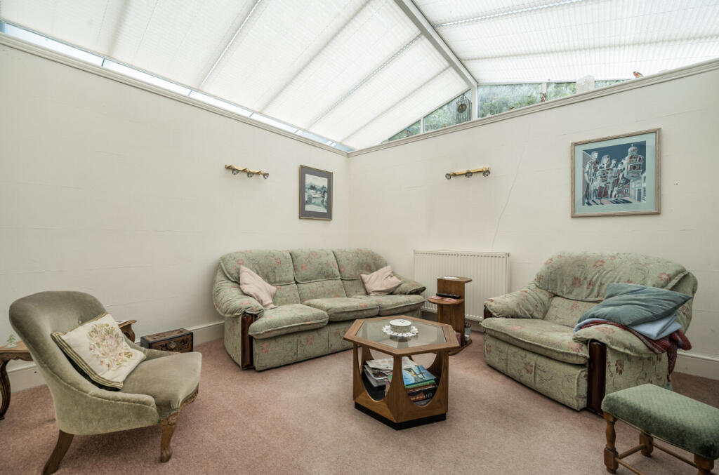 1347495-7-68bec1e...