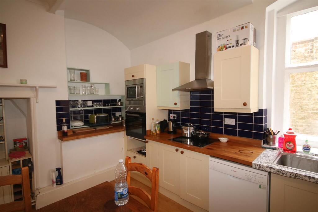 Kitchen c.JPG