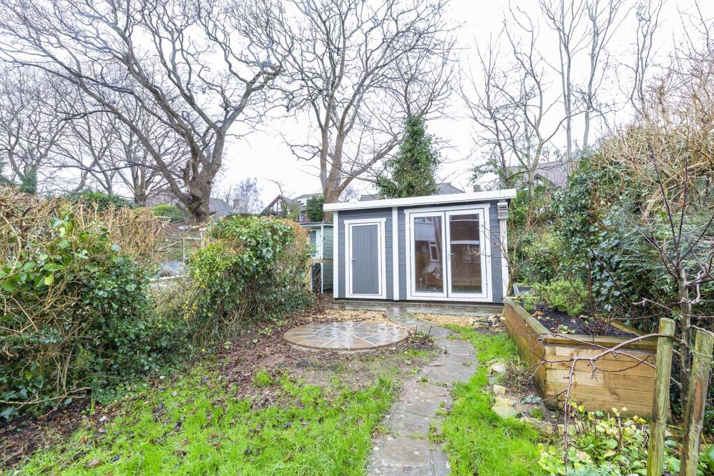 Summer room-garden office