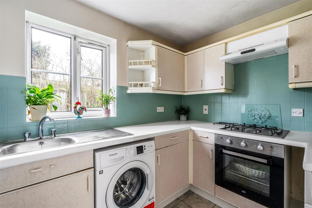 18-Sevenoaks-Close-8.jpg