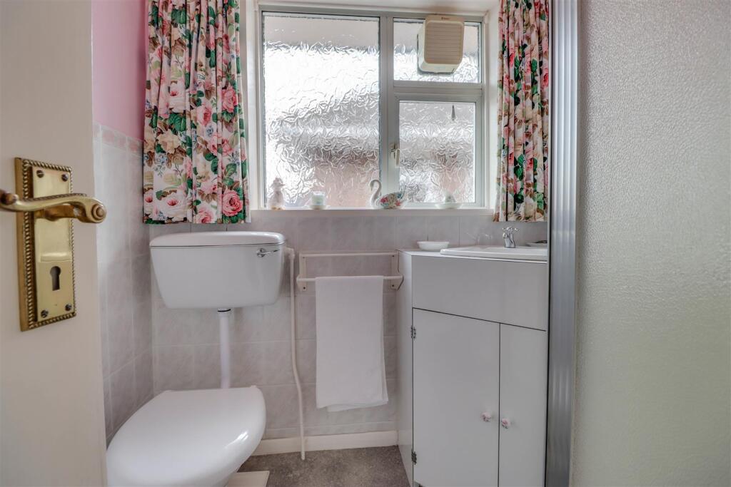 61 LUCERNE WALK WICKFORD-3.jpg