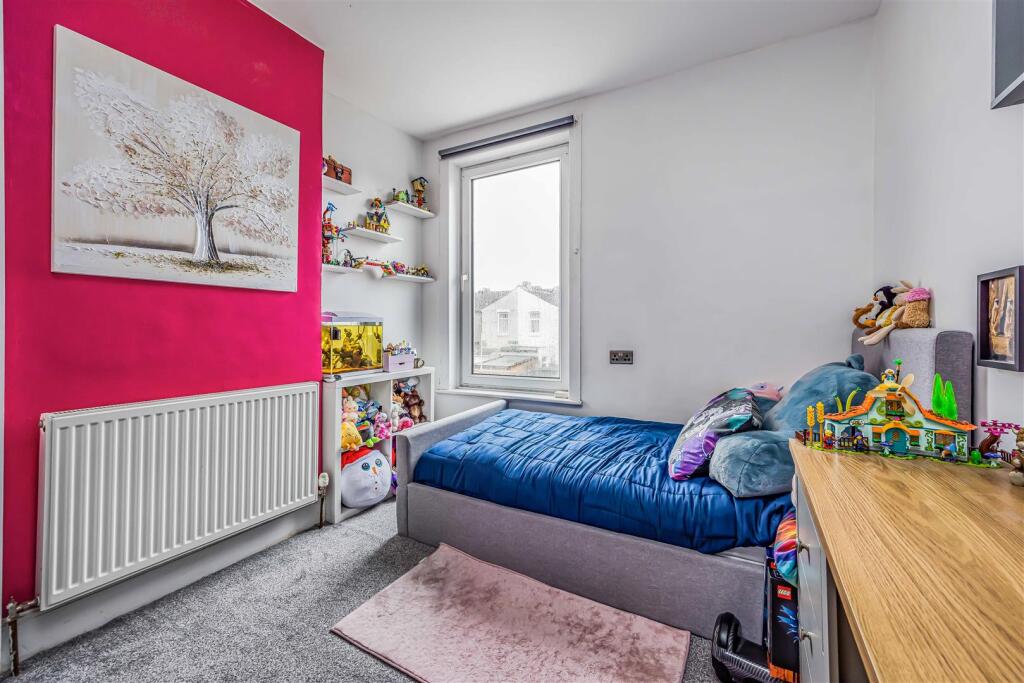 8 Wallington Road, Copnor-Small-PorticoMarketing-S