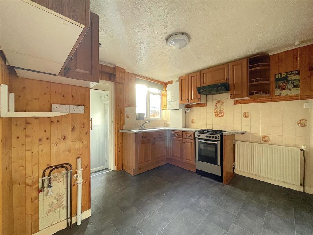Kitchen (2).jpeg