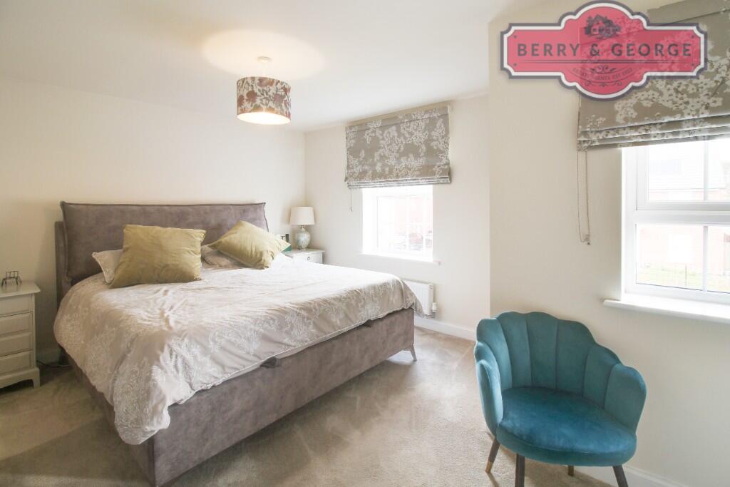 MAIN BEDROOM