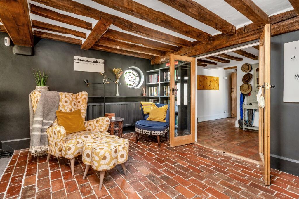 Living/Sitting Room