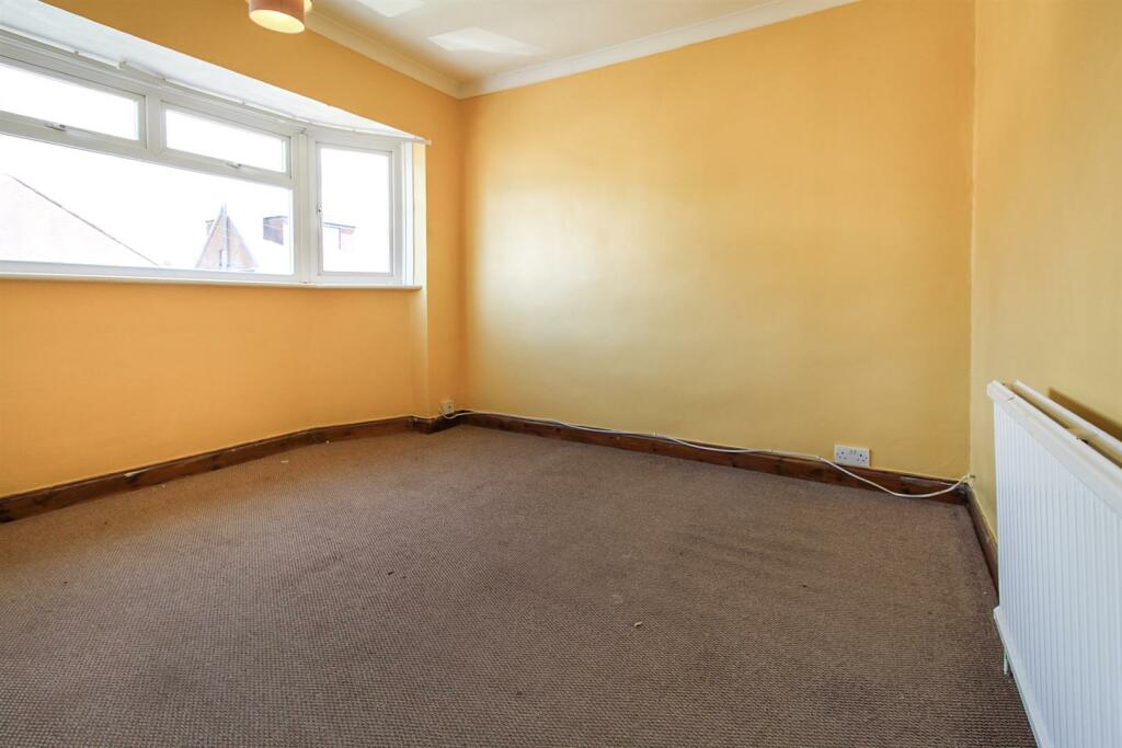 bed 2.jpg