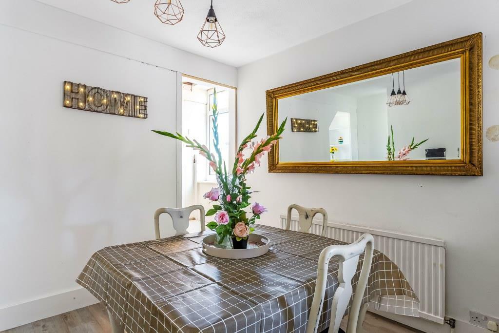 Dining room 1.jpg