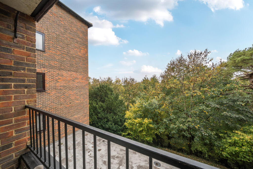 1370320-6-68f22c8...