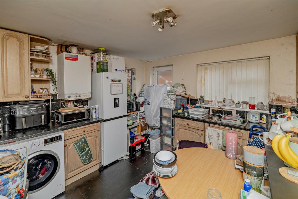 8627560-stills-interior05(1)-800.jpg