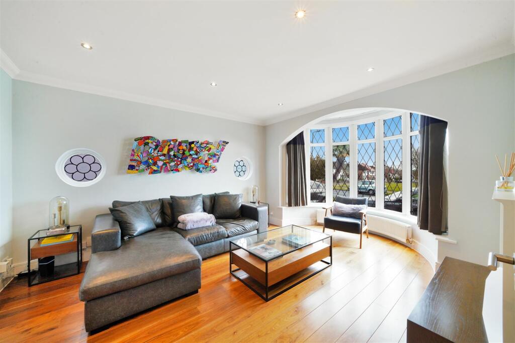 22 Littleton Crescent - Vs5GnnNe1uM3cKLViduR.jpg