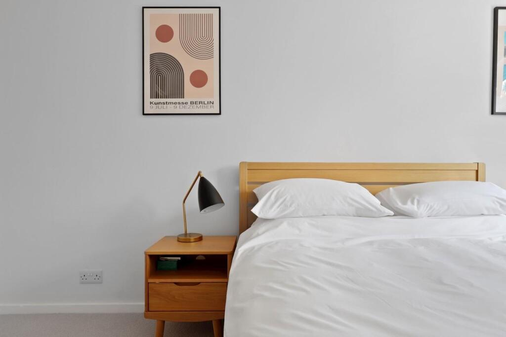 02-00c4JHPropWpen - 35 Lullington Road - 6 (1)-med