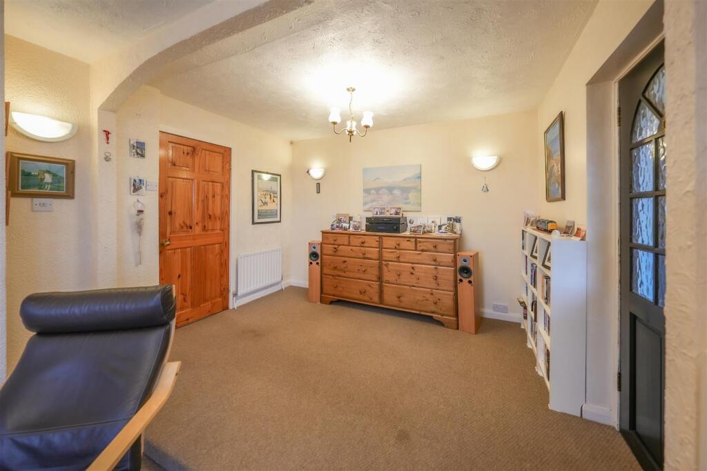 LOUNGE THROUGH DINING AREA