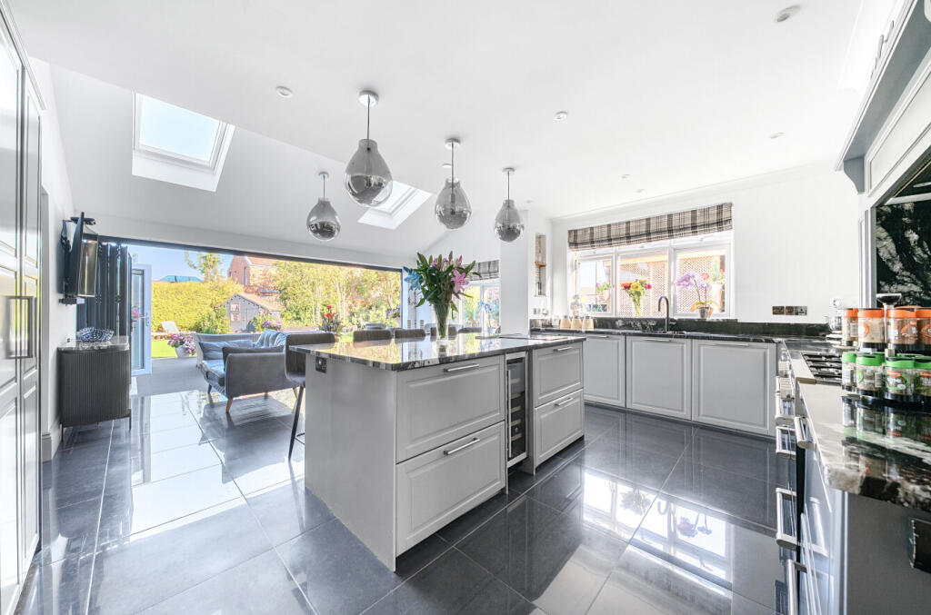 1342307-5-68a8d00...