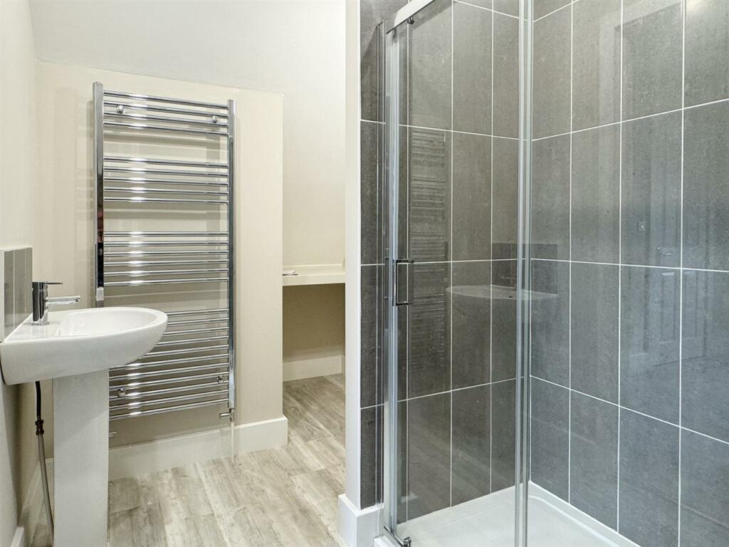 6A Staion Rd Desborough-62.jpg