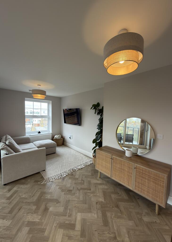 45 Sidcup Hill, Sidcup, DA14 6HJ