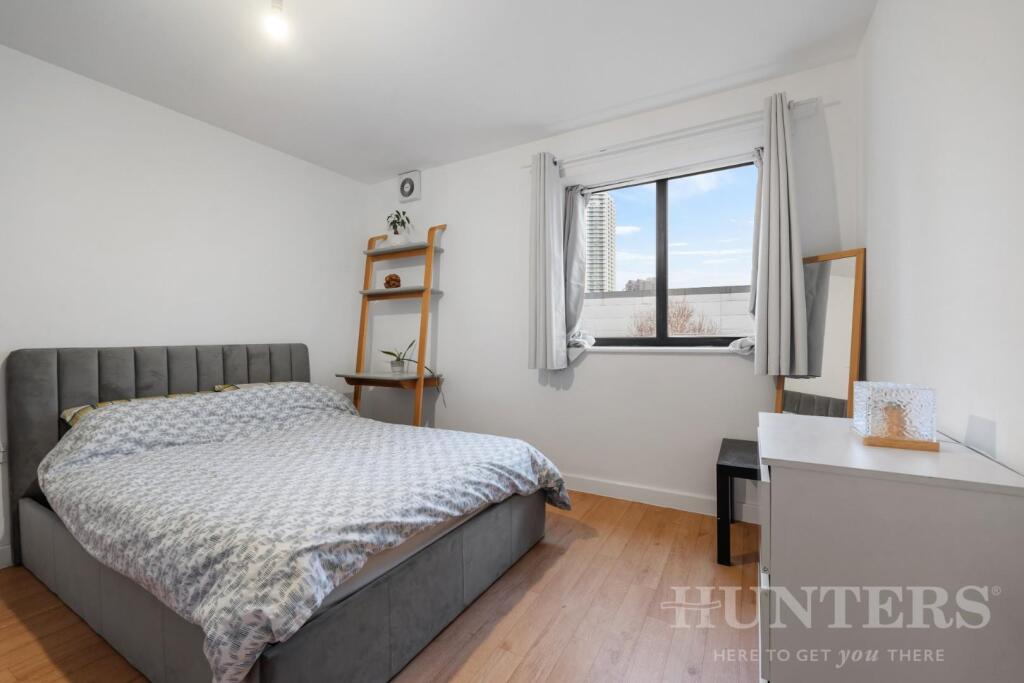 Flat 25, Joshua Court N15 4FR-3.jpg