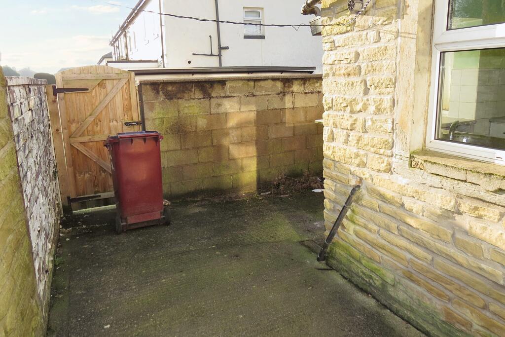 213 Brunshaw Road, Burnley, Lancashire, BB10 4DL