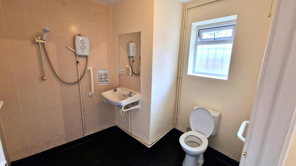 Ground floor Bathroom