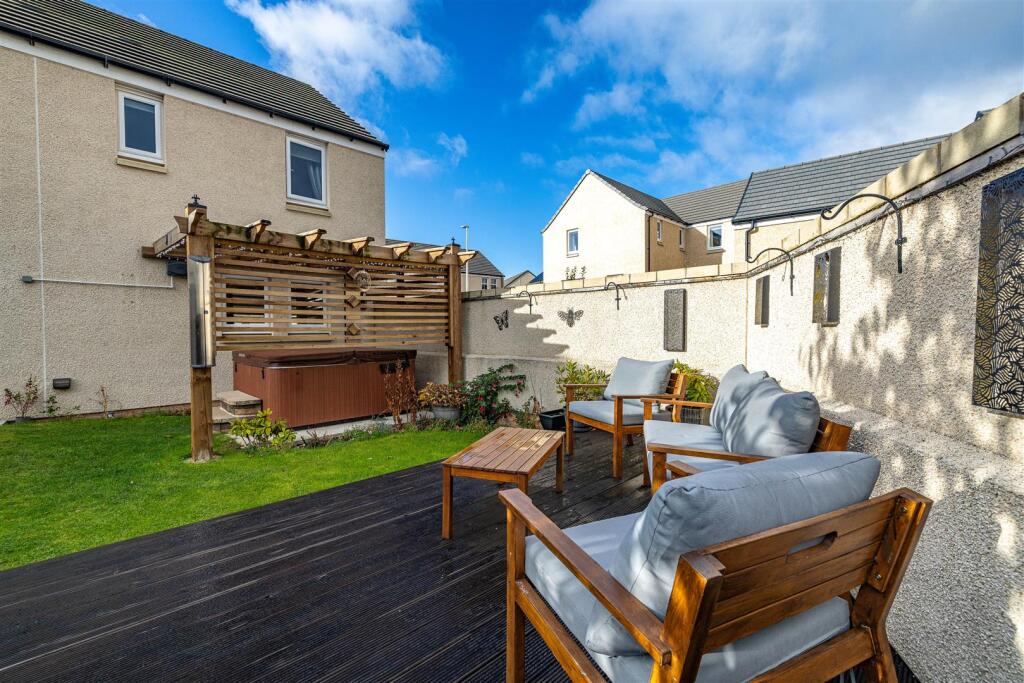 8 Knoll Park Avenue Galashiels 52.JPG