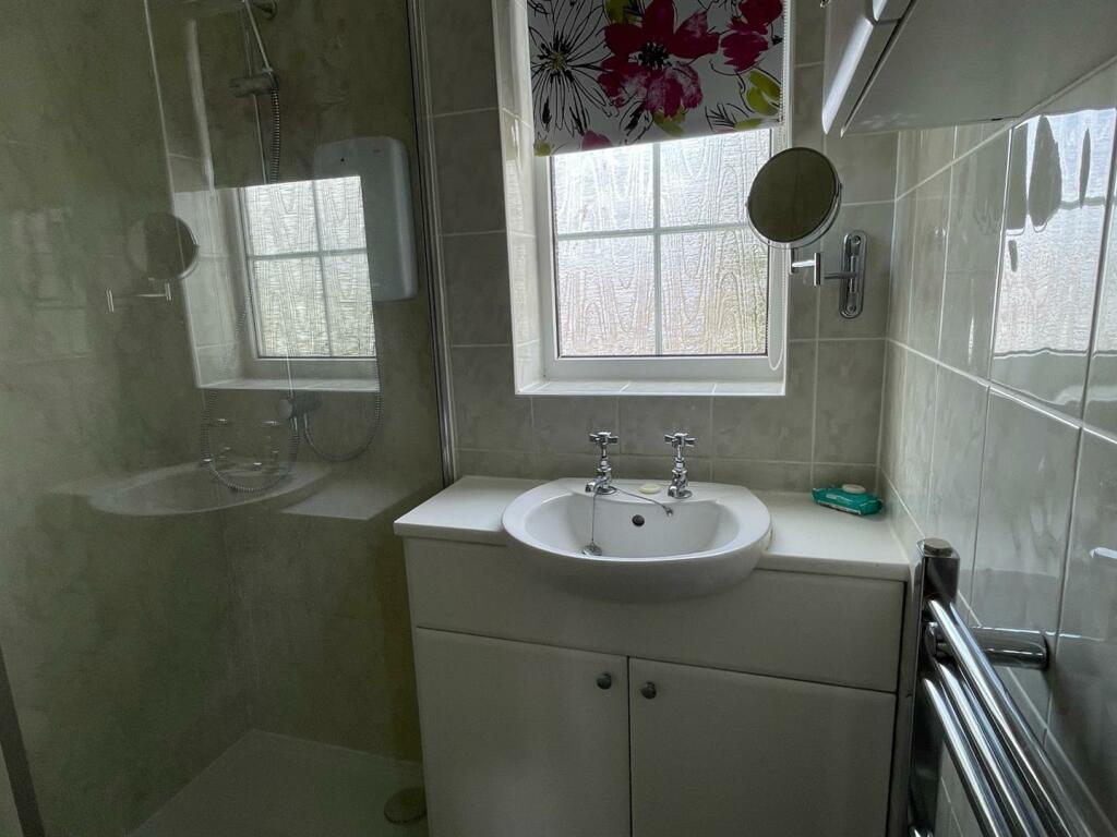 Shower Room.jpg