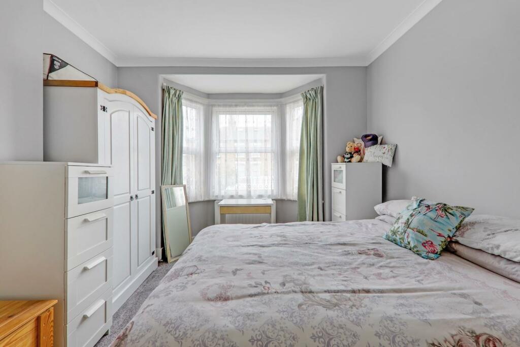 10-d6b7JHPropWpen - 39 Green Lane - 28-medium.jpg