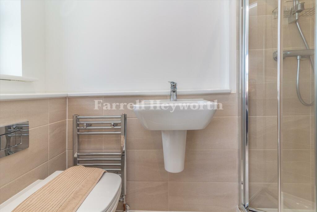 En Suite image 2
