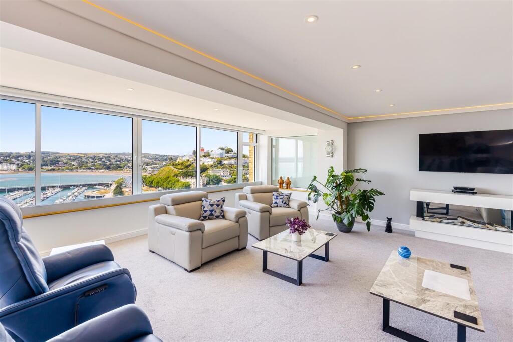 A06 - B5 Shirley Towers Vane Hill Road - 250714.jp