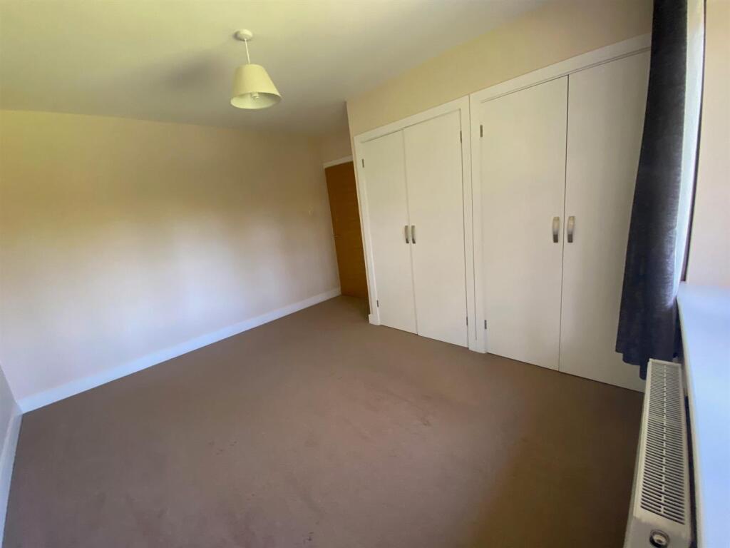 33 cedar road bedroom.jpg