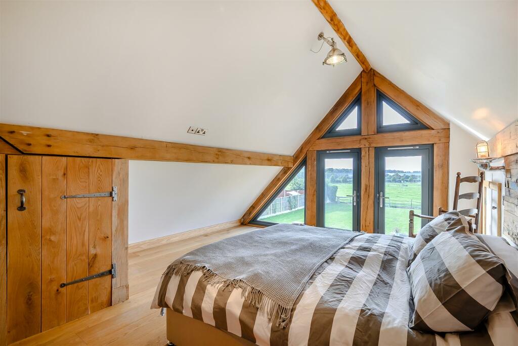 8568517-interior34.jpg