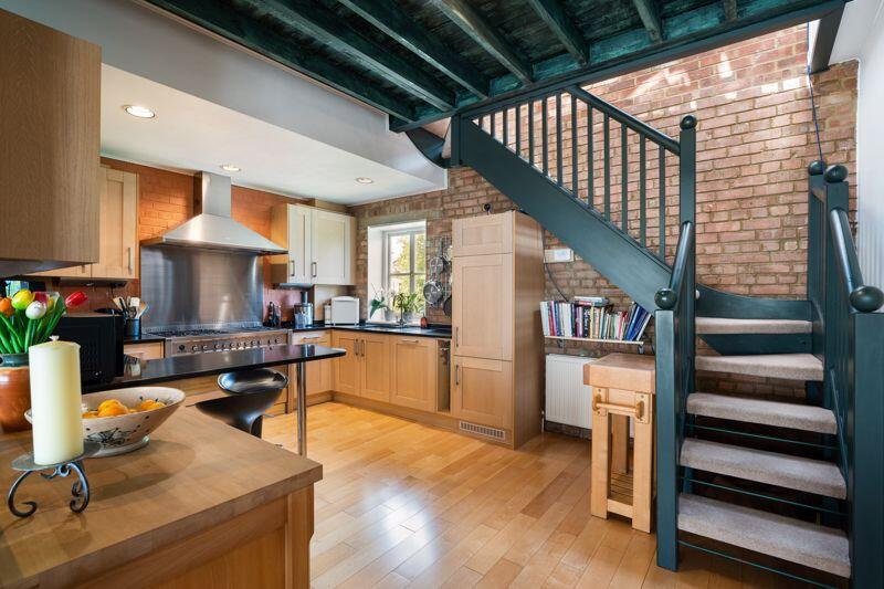 stairs to upper conservatory