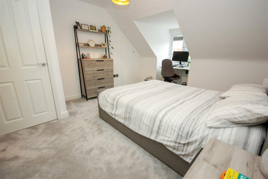 Master Bedroom.jpg