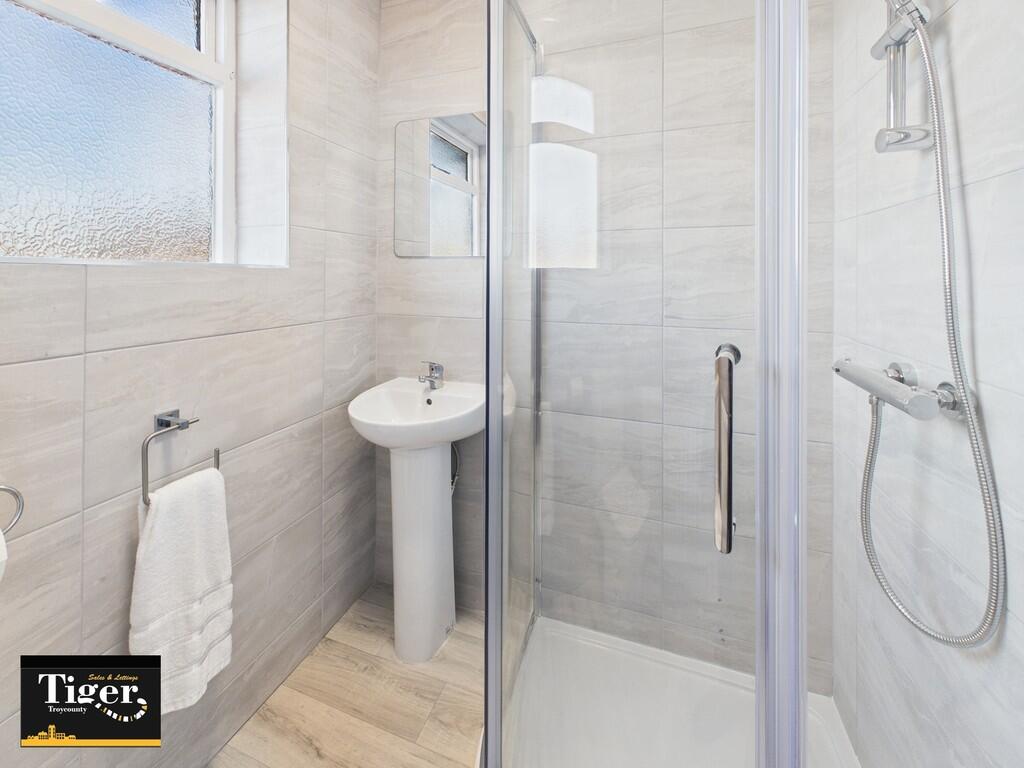 CAM02176G0-PR0761...