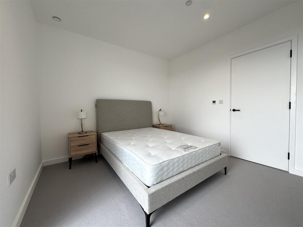 Bedroom pic 5.jpeg