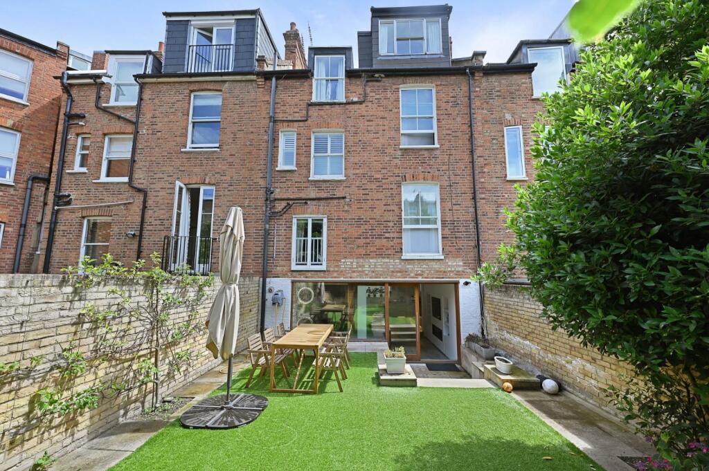 FBL - 52 Bolingbroke Road -  Garden1 (1).jpg