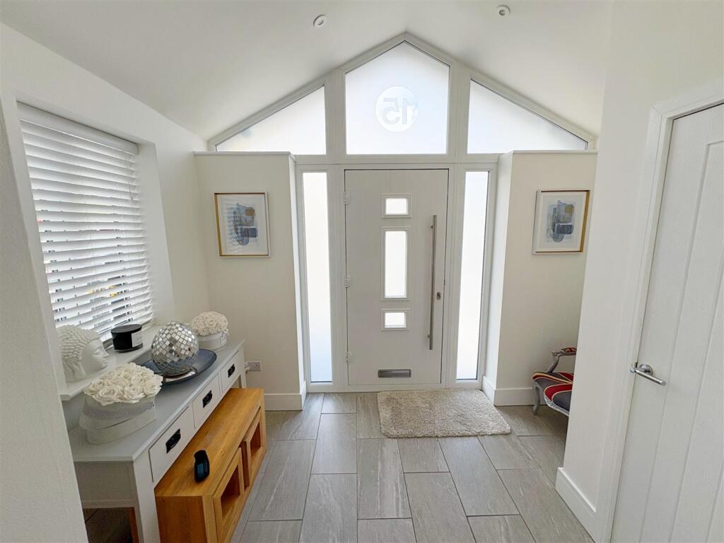 Porch area into hallway.jpg