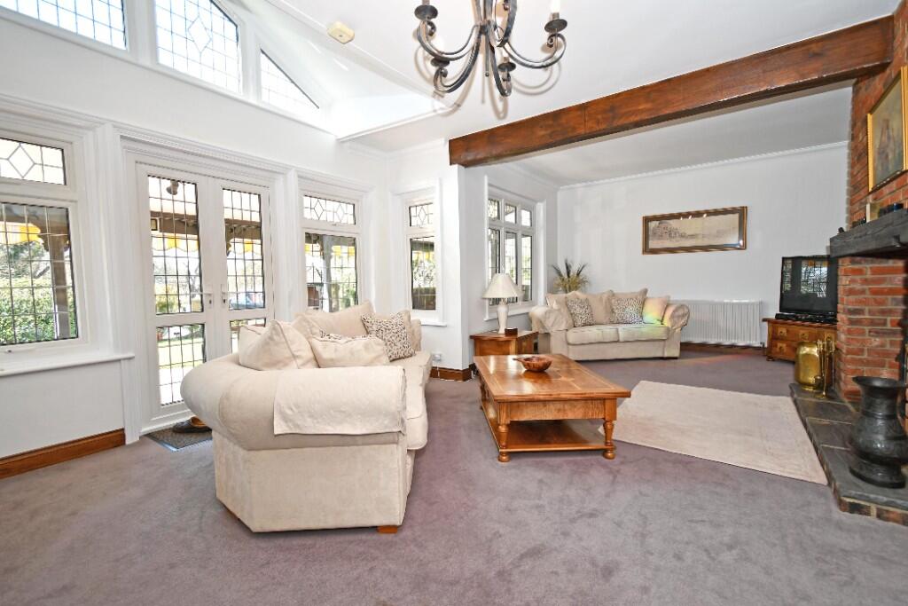 Sitting/Dining Room