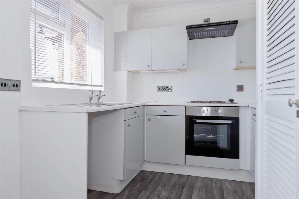 For Sale by Aspire Residential | Friar Walk