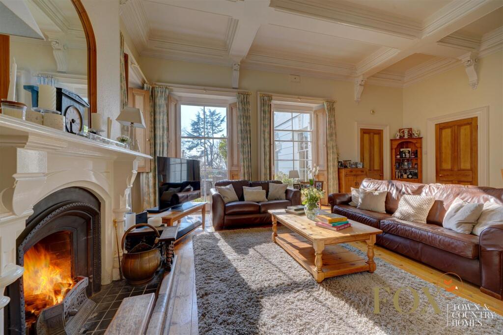 11 Lansdowne Crescen