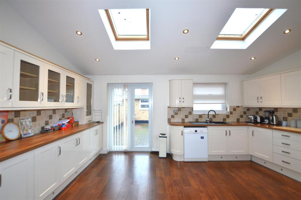 18 Roseville Avenue kitchen.JPG