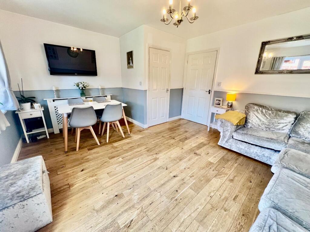 Lounge/Dining Room