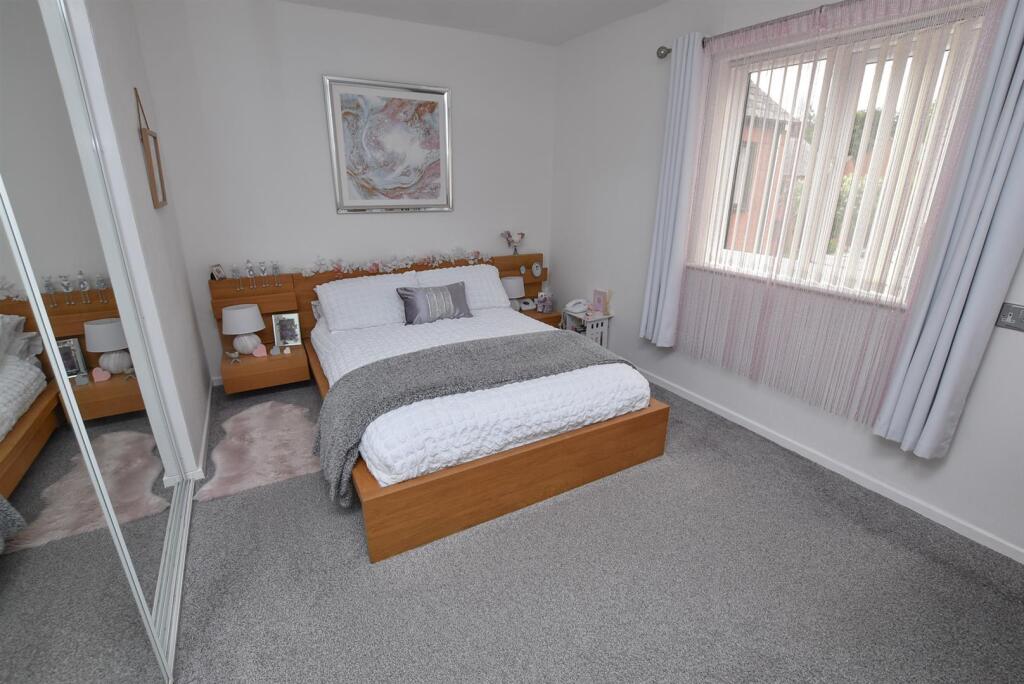 5 Eastham Mews (12).jpg