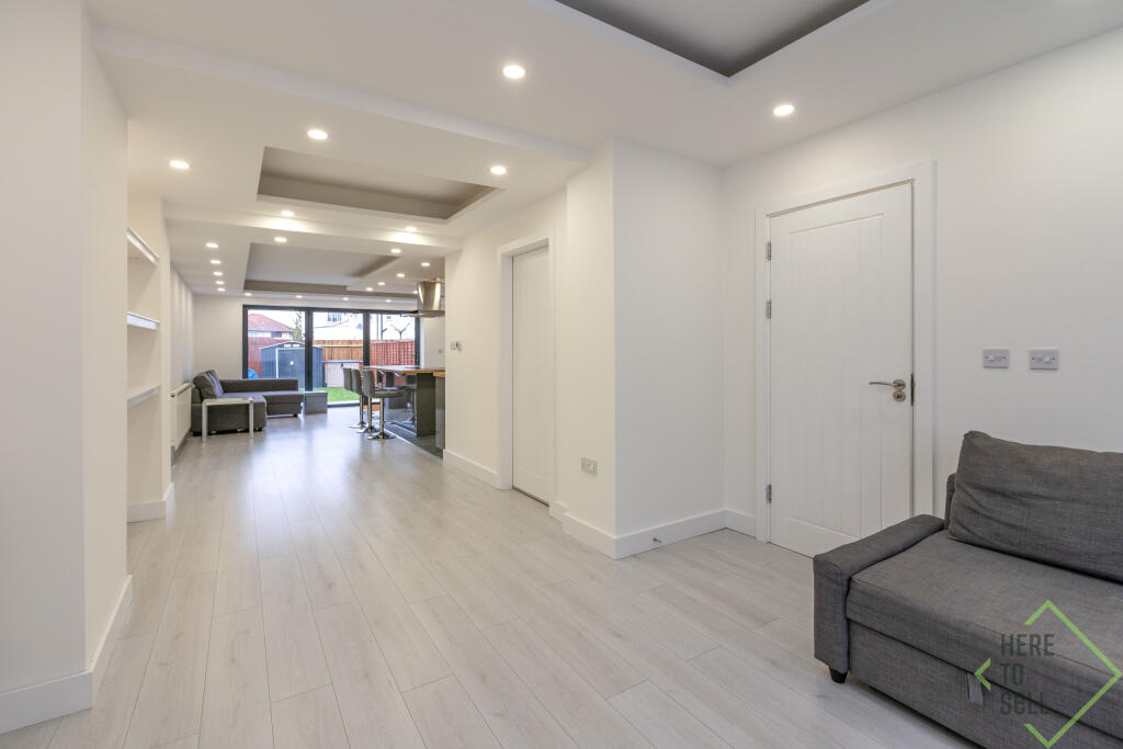 15 Flexmere Rd, London N17 7AU-34