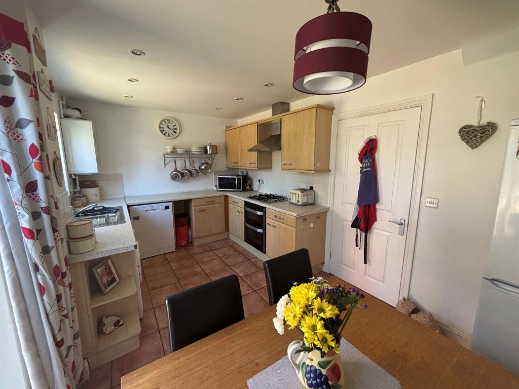 Kitchen/Dining