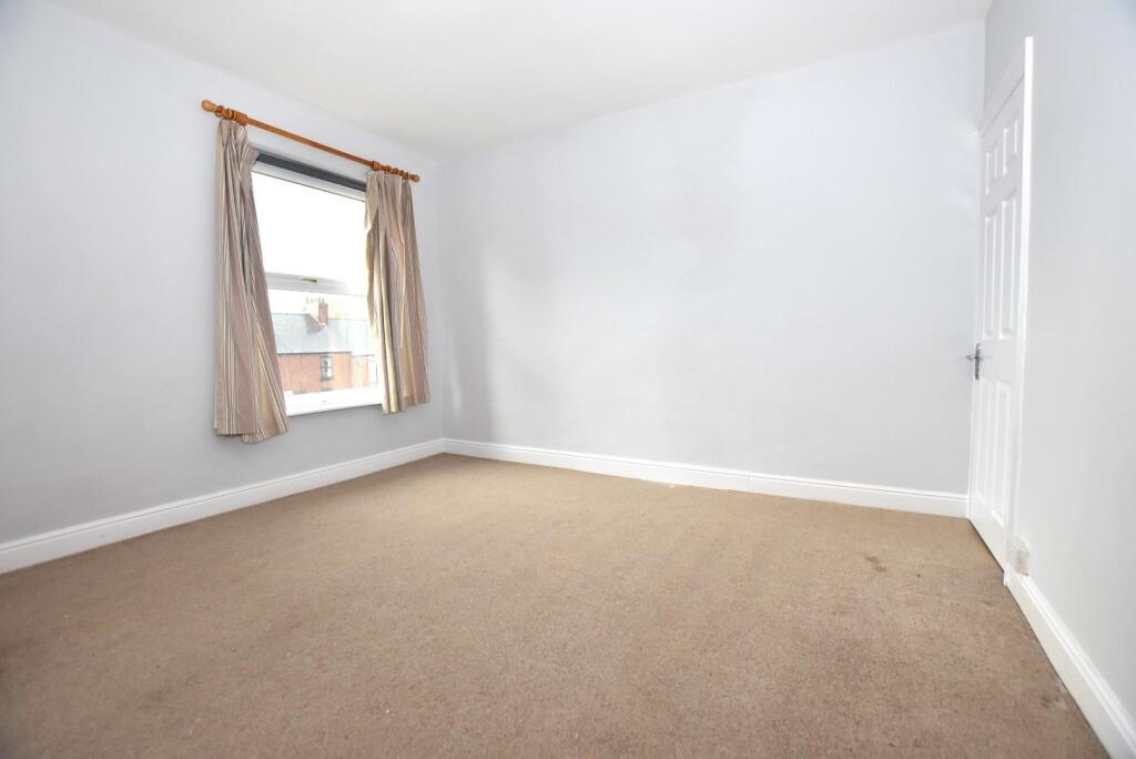 Bedroom 2 4.JPG