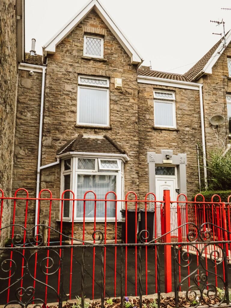 London Road, Neath, South Glamorgan, Neath Port Talbot, SA11