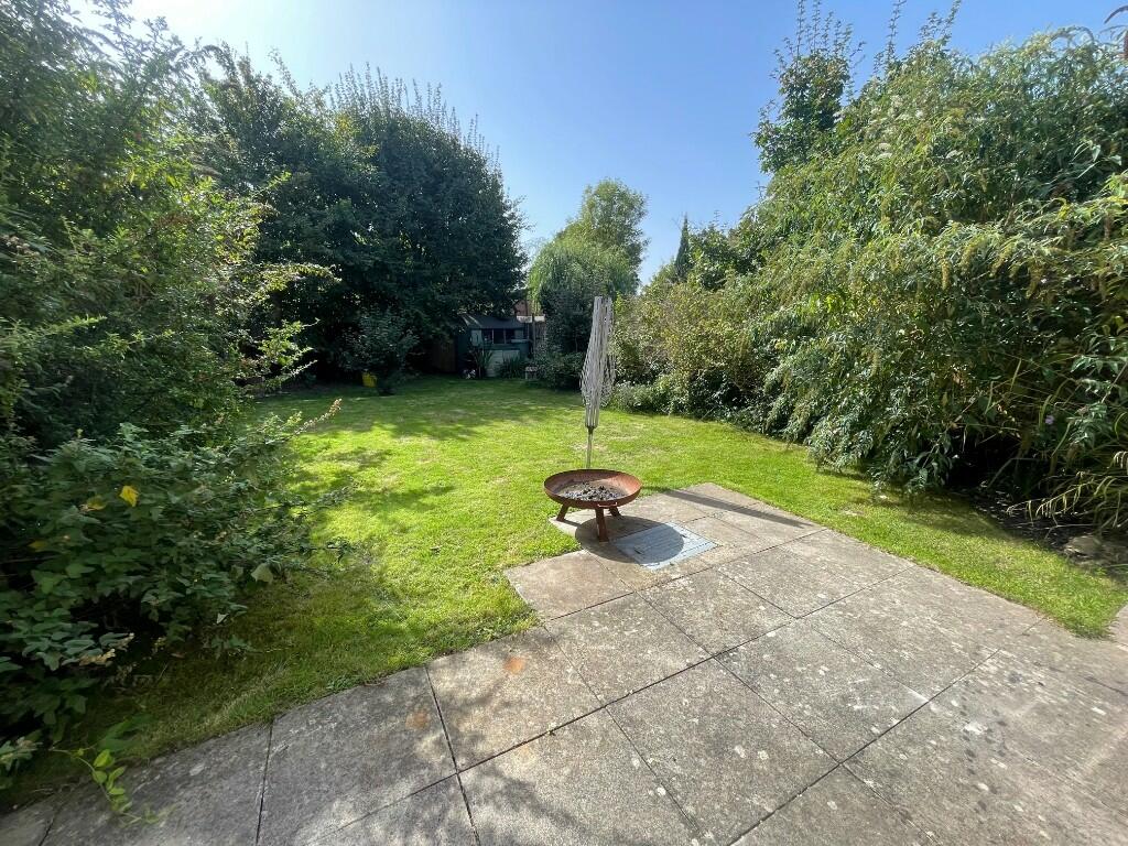 GARDEN 