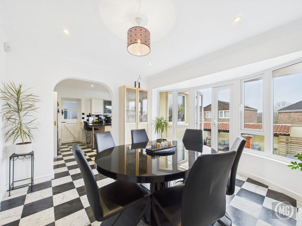 Dining Area leading into Kitchen
