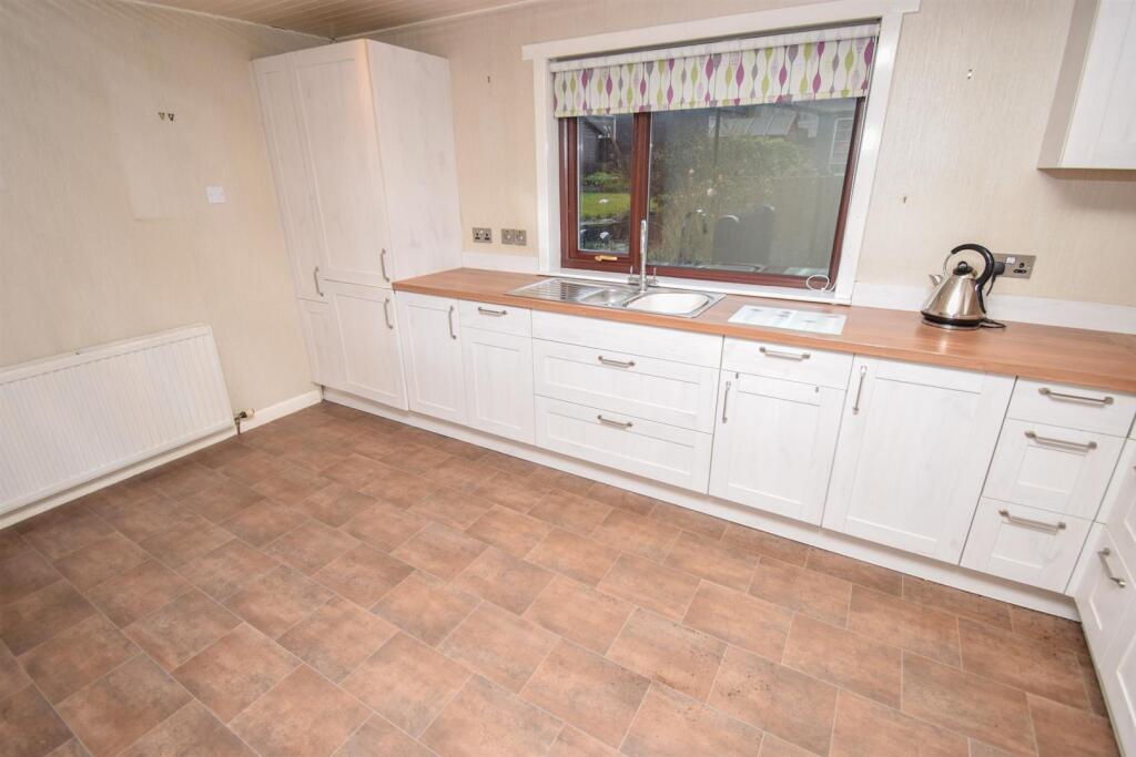 KITCHEN-DINER