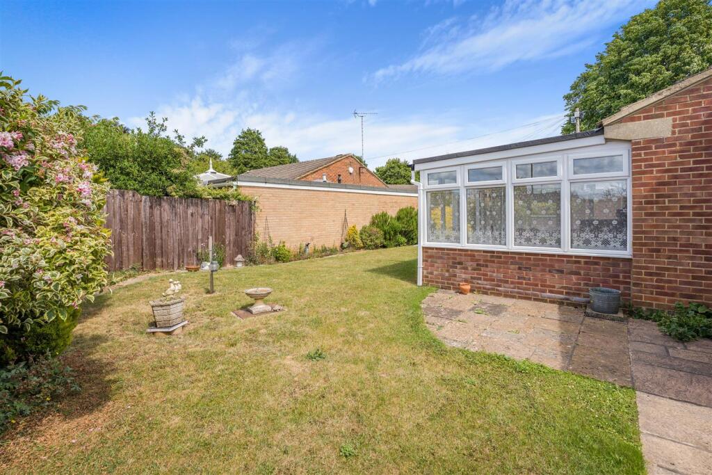 1 Poplar Close, Banbury-13.jpg